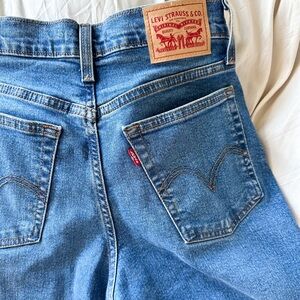 Levi’s Wedgie Jeans